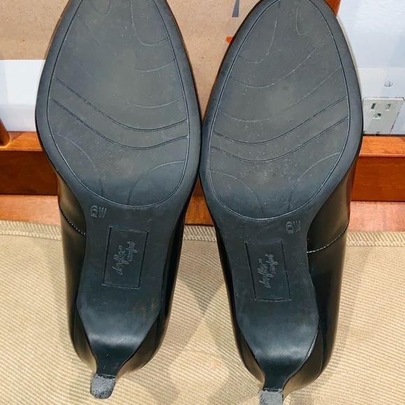 Dexflex Comfort Black Leather Pumps. - Picture 7 of 16